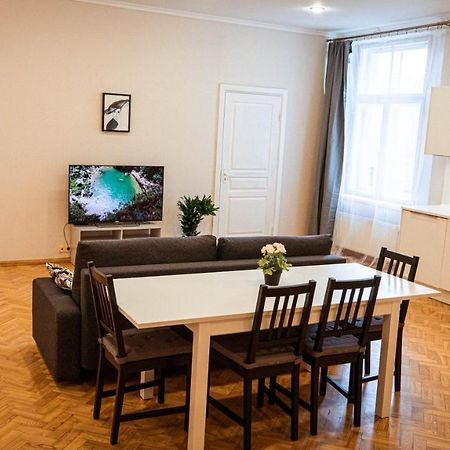 Holberg Apartment Рига Екстериор снимка